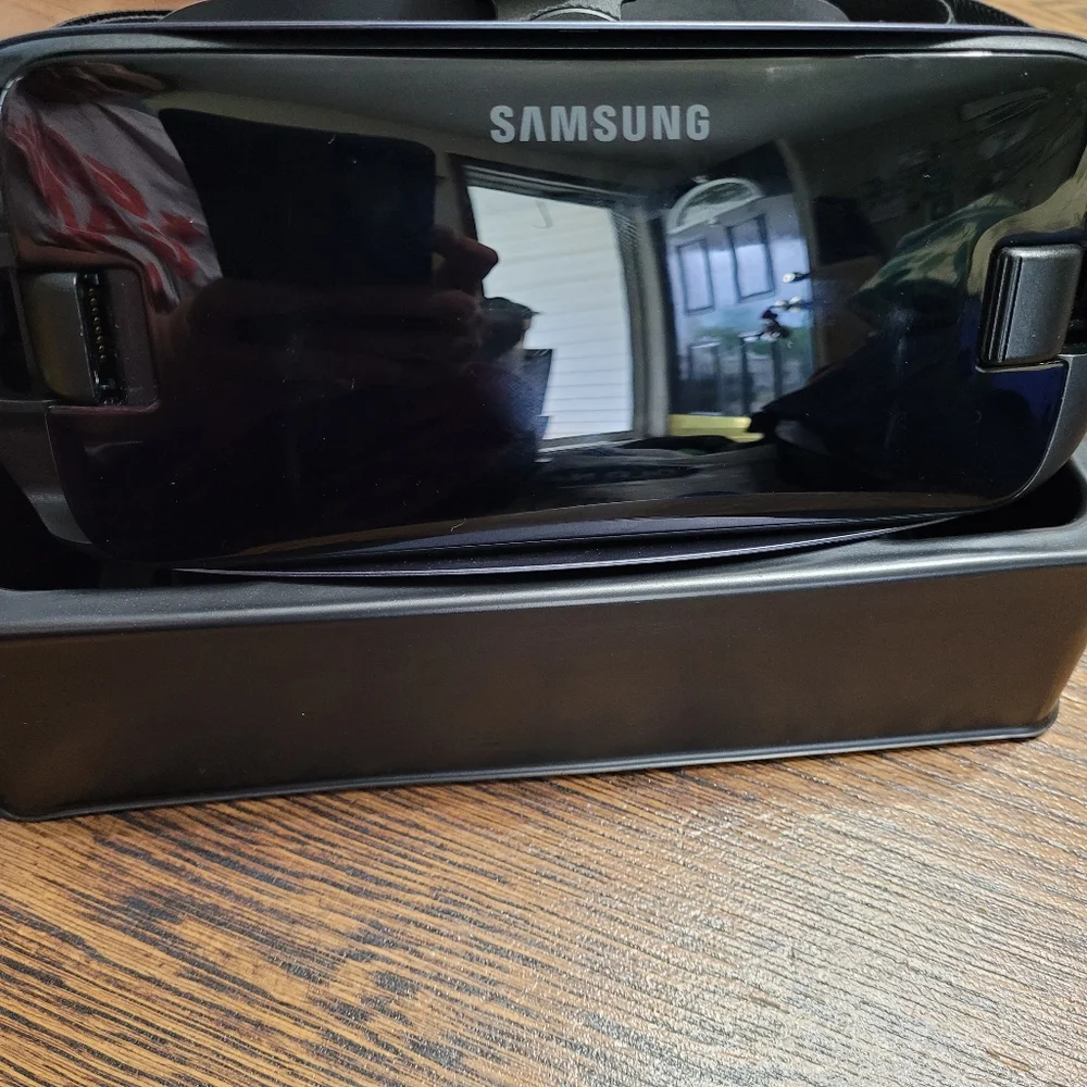 Samsung Gear VR virtual reality headset black